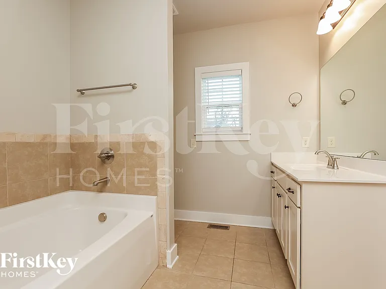 1072 Harper Dean Way — Photo 14