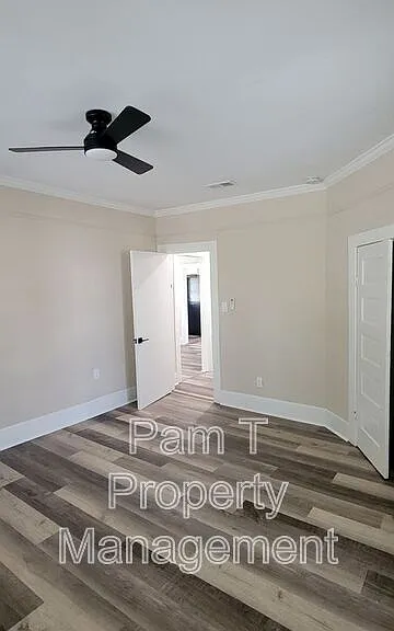 16 Helmken St — Photo 24