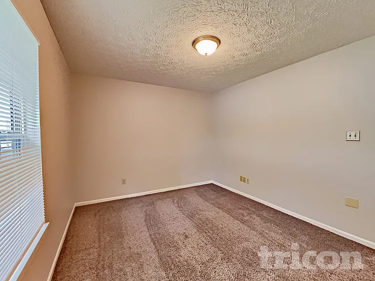 2607 Cooper Pointe Cir — Photo 11