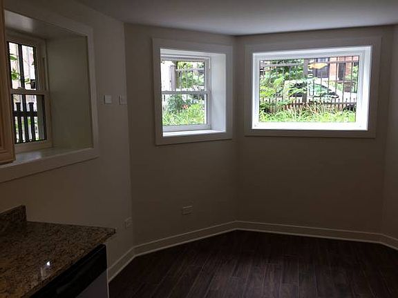 4th image of 3155 N Pine Grove Ave #1