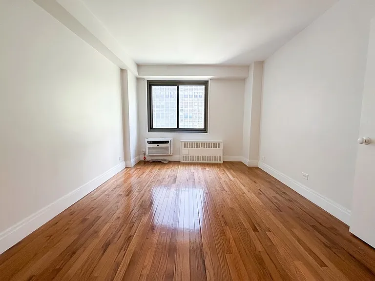 135 W 96th St #4CD — Photo 9