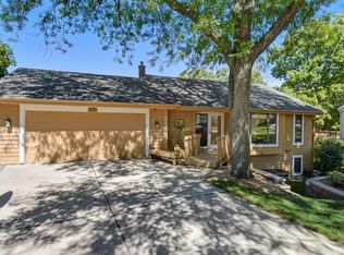 2528 Broken Hill Ct, Waukesha, WI 53188
