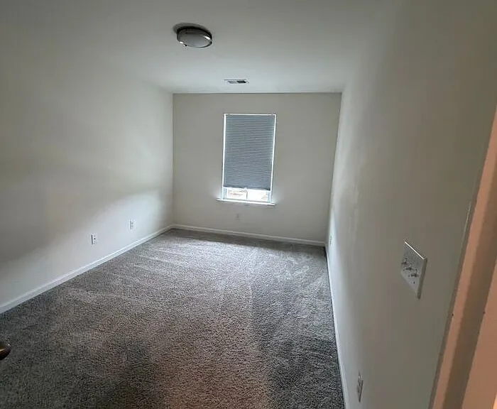 419 Trotters Ln — Photo 6