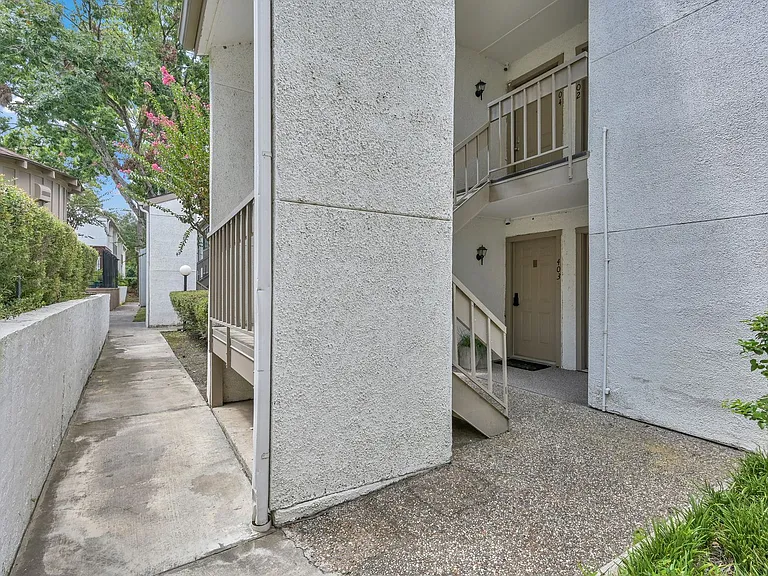 12100 Melville Dr #403D — Photo 33