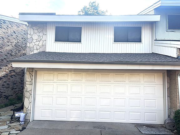 2nd image of 2969 Country Place Cir