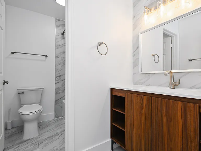16W540 Lake Dr #9A-201 — Photo 14