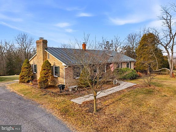 3rd image of 5911 Smith Creek Rd