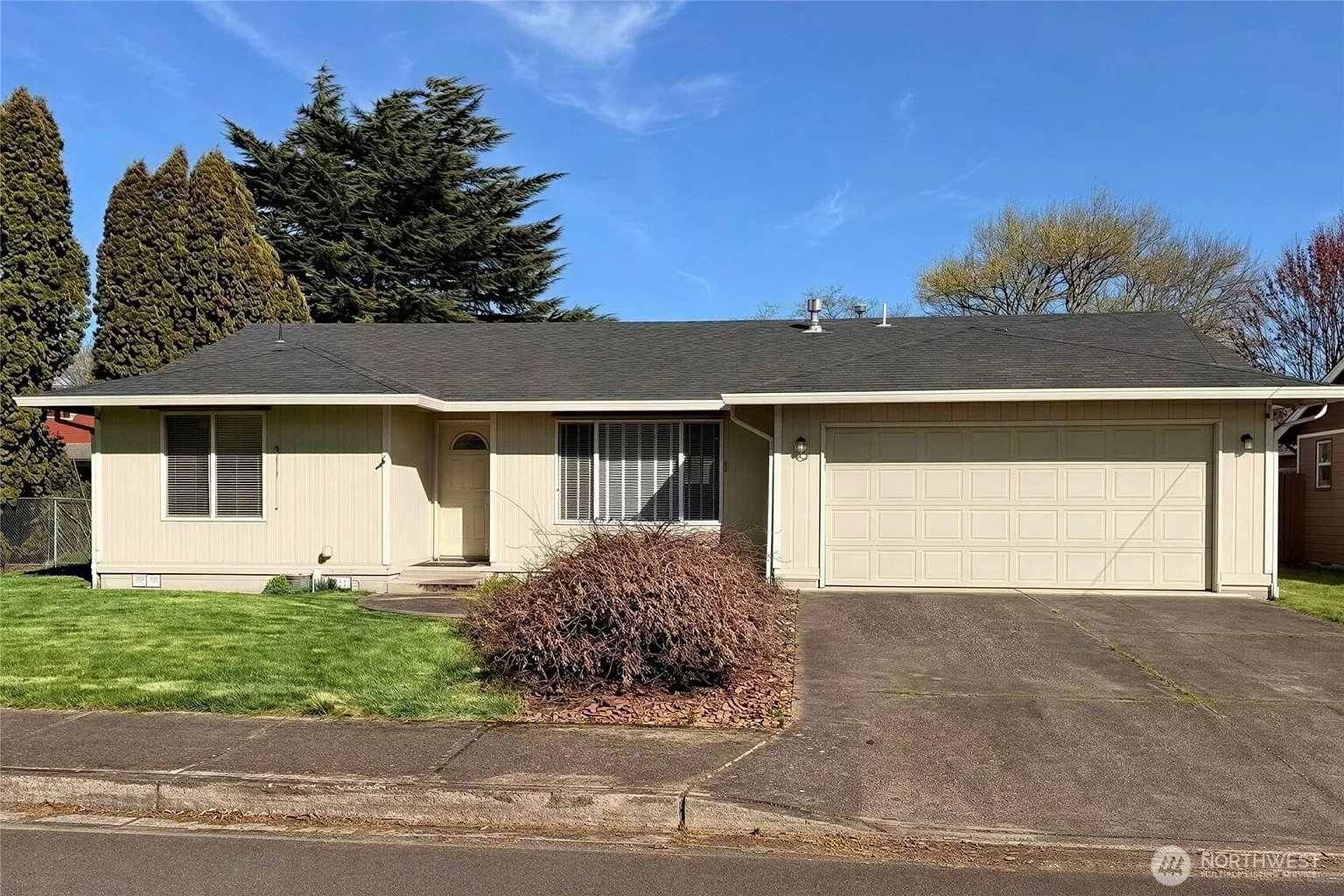 762 2nd Street photo 1