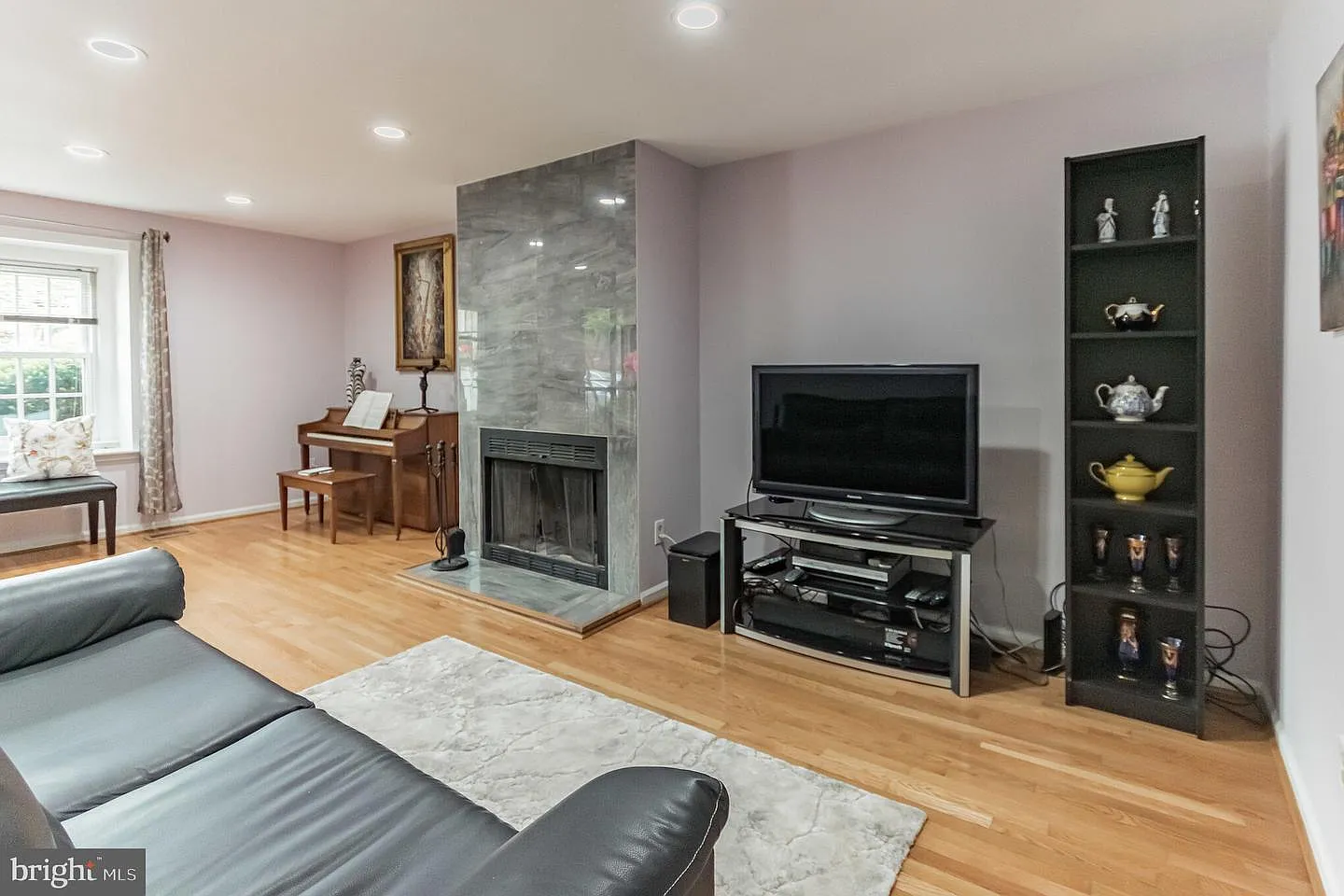 4 bed, 2.5 bath, 2100 sqft, $2,845 — Photo 2