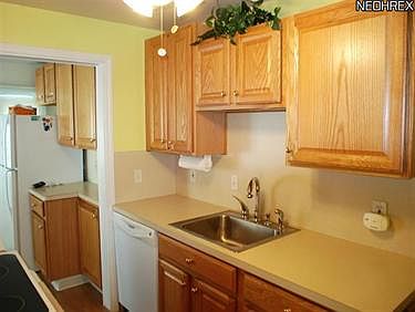 4th image of 21891 Crystal Ave