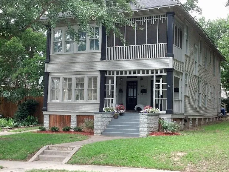 910 Jefferson St — Photo 1