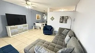 725 SW 11th Ave #6F — Photo 2
