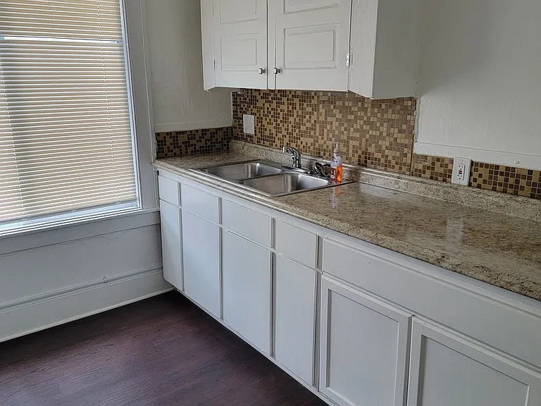 43 W Charlotte St #2 — Photo 5