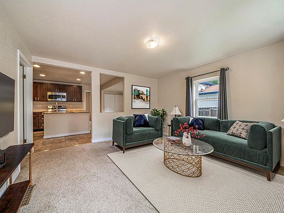 3rd image of 36 Reed Pl