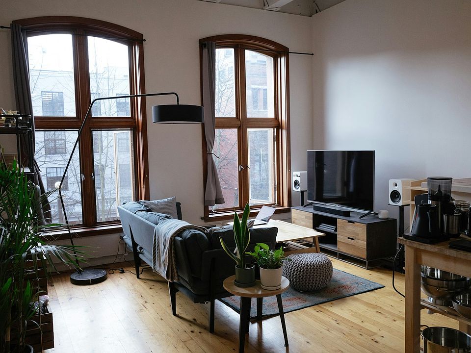 1st image of 215 2nd Ave S APT 305