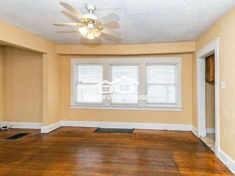 4038 Bellefontaine Ave — Photo 20