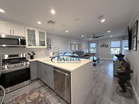 4th image of 3408 Hathaway Ave APT 203
