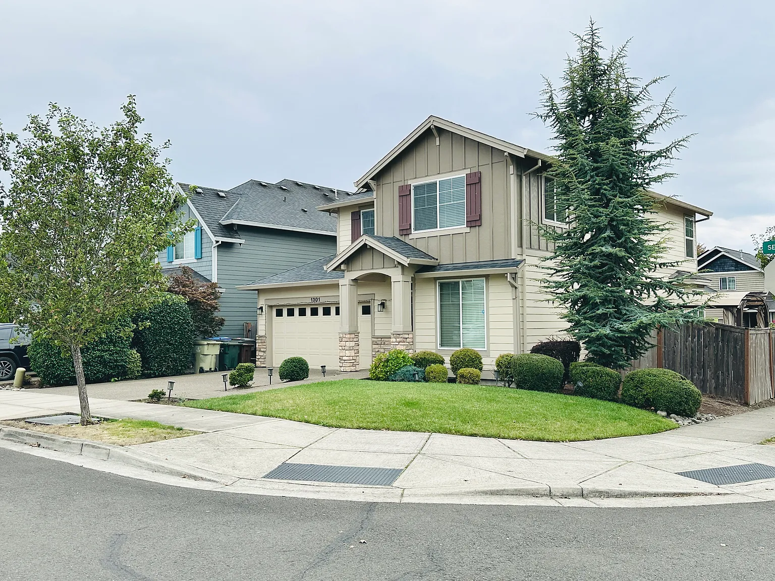 4 bed, 2140 sqft, $3,300 — Photo 2