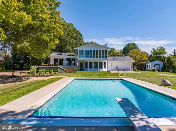 2460 Bennett Point Rd, Queenstown, MD 21658