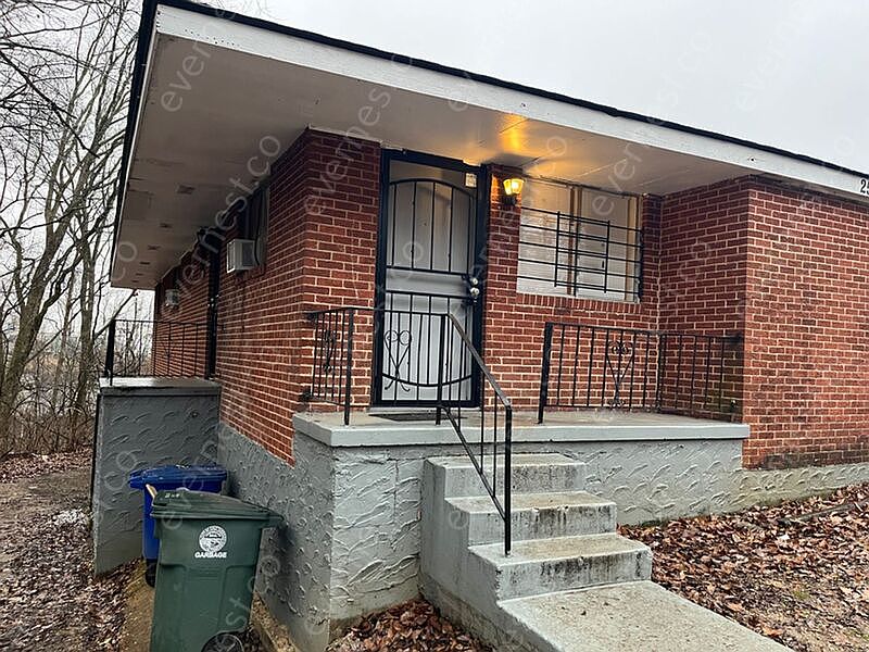 1st image of 2512 Laura St #A/b