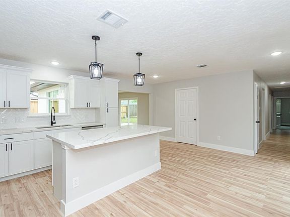 5th image of 14041 Utopia Drive