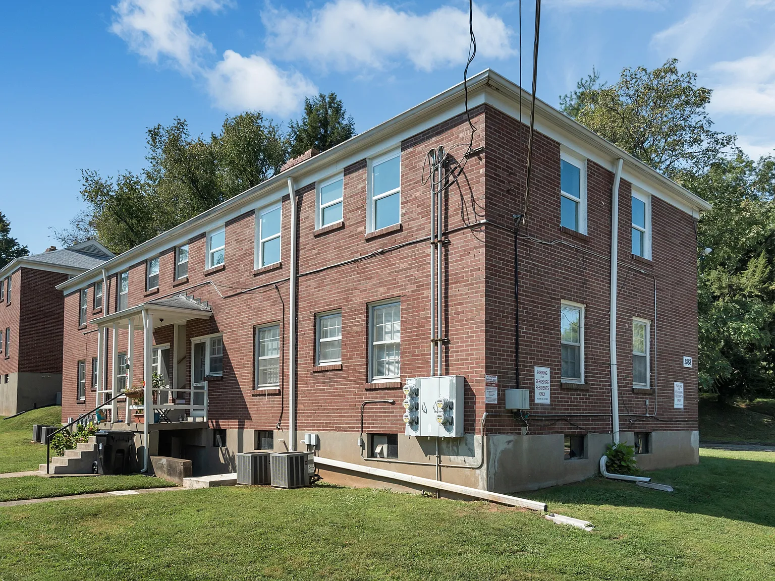Berkshire Apartments — Photo 2