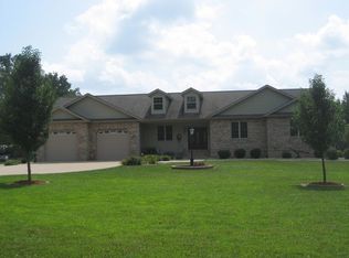 5851 Stotlar Rd, Herrin, IL 62918