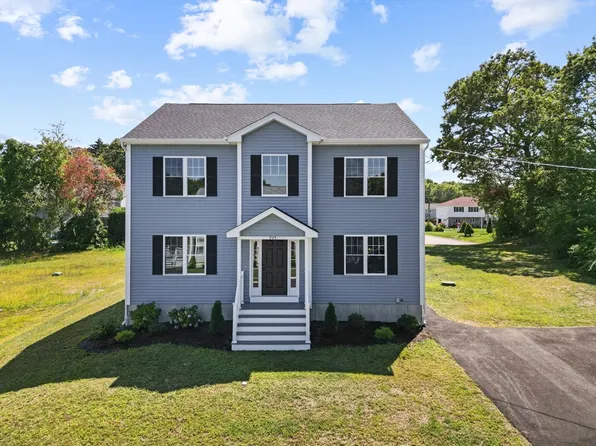 961 Wood St, Fall River, MA 02721