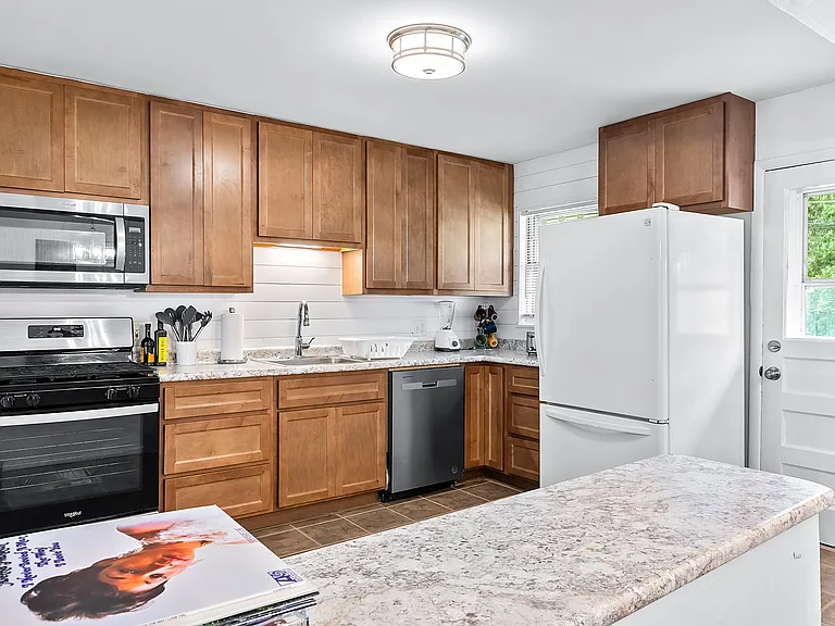813 Riderwood Dr — Photo 13