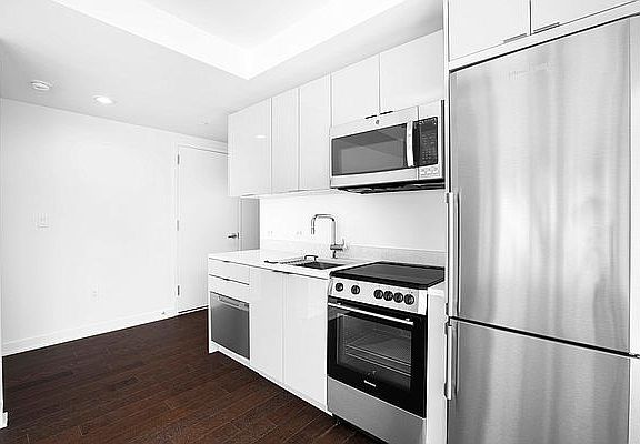 4th image of 400 W 113th St APT 501