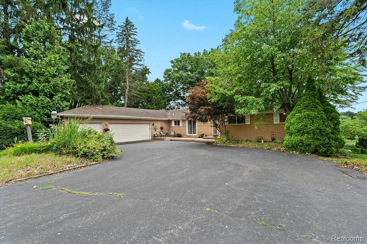 1540 Milford Hills Dr photo 1