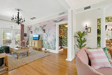 4 bed, 2682 sqft, $16,000 — Photo 3