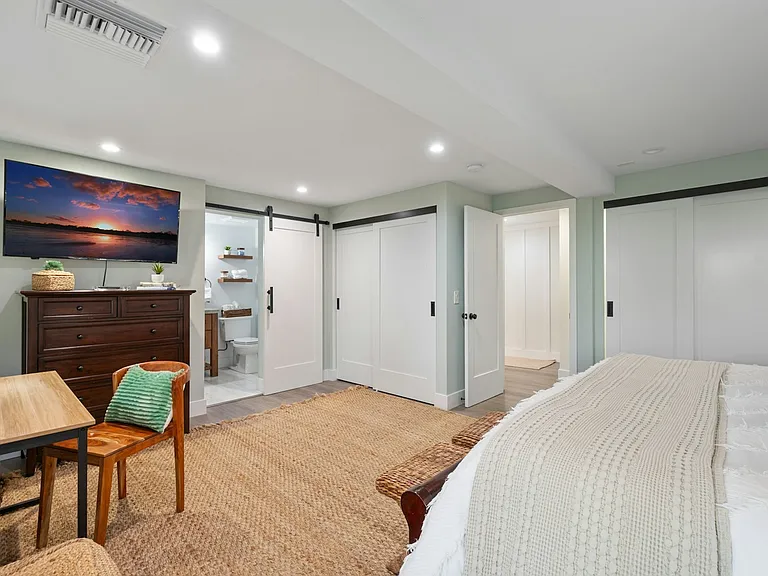 305 Neptune Ave — Photo 31