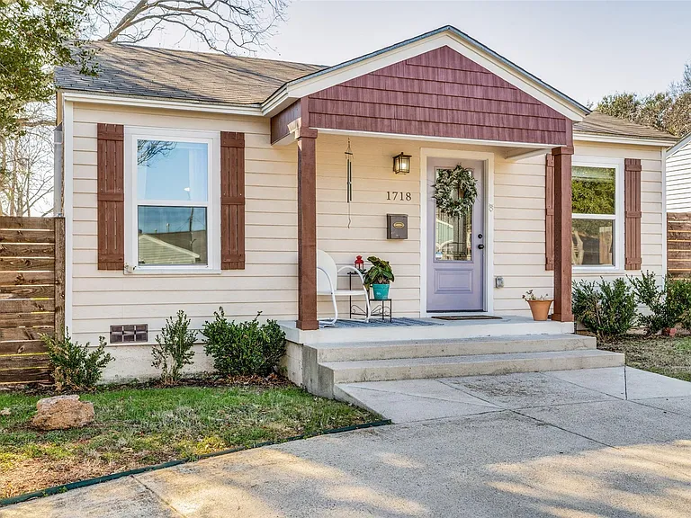 1718 Berkley Ave — Photo 11