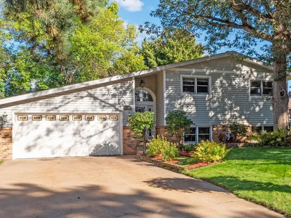 18933 Jewell St NE, East Bethel, MN 55092