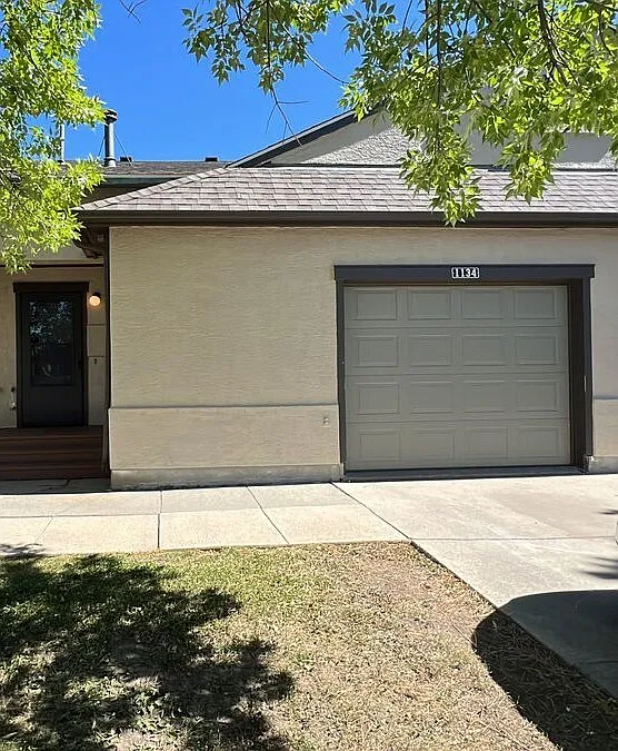 1134 Dakota Dr