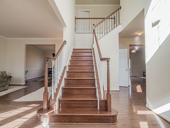 2nd image of 324 Dairy Ln