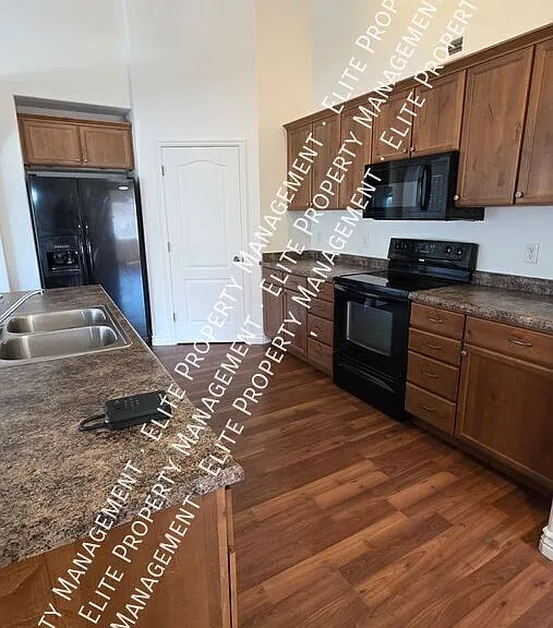 167 N Romney Ln #302 — Photo 2