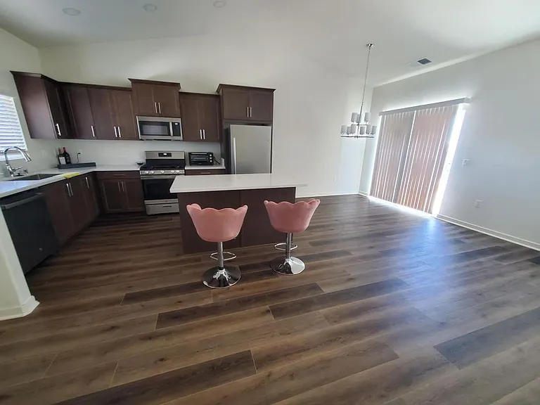 2398 Jackson Ct — Photo 6