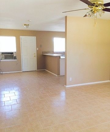 3rd image of 526 Tidewind Blvd