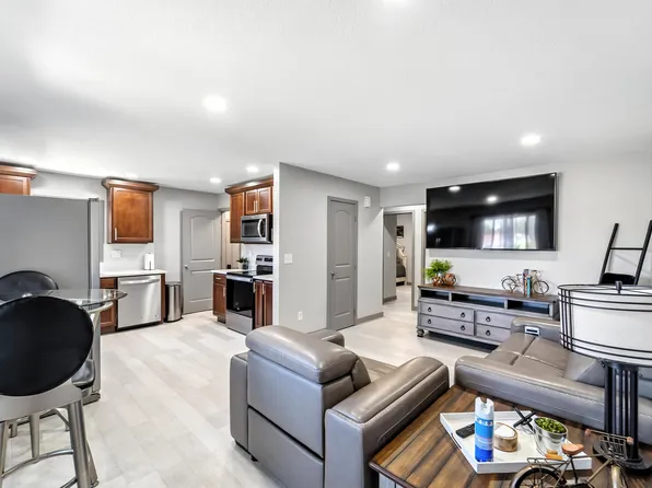 (undisclosed Address), Des Moines, IA 50327