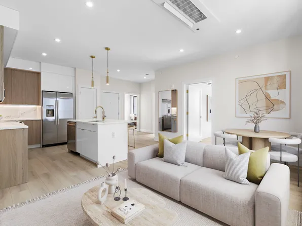 4525 Bergenwood Avenue 411 image 1 of 22