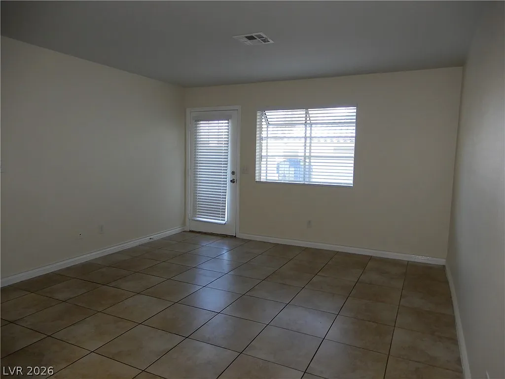 2 bed, 2.0 bath, 728 sqft, $1,395 — Photo 3