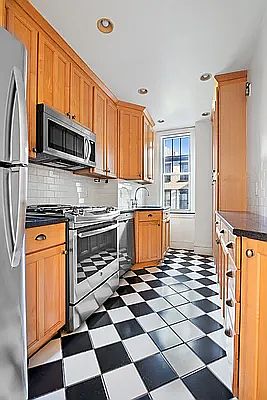 3rd image of 209 Lincoln Pl APT 3D