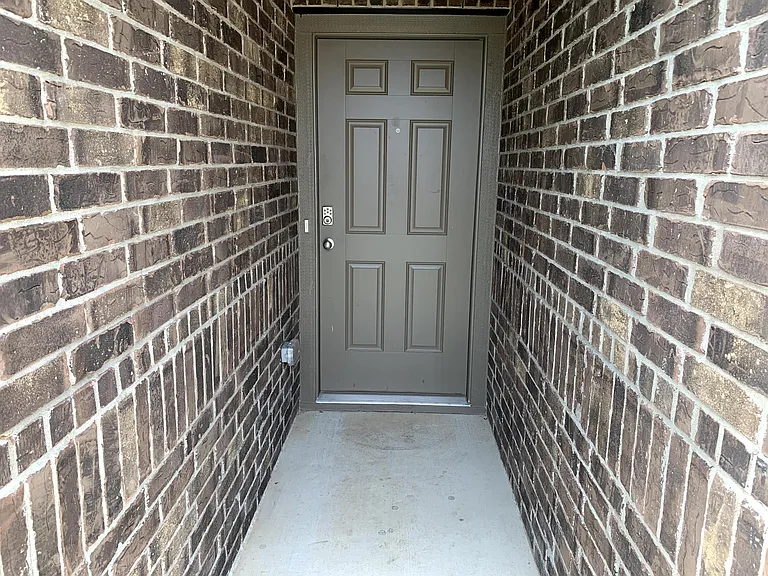 160 Cherry Blossom Dr — Photo 2
