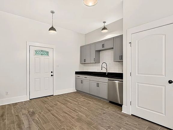 4th image of 427 Dozier St #A