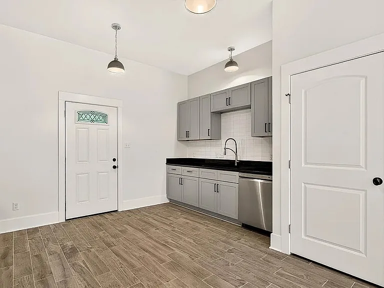 427 Dozier St #A — Photo 4