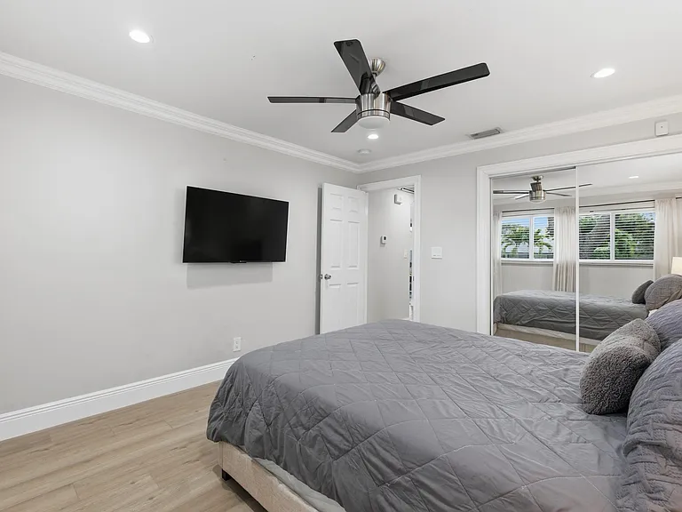 1921 NE 28th Ct — Photo 22