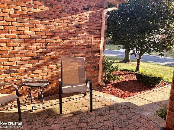 4th image of 40934 E Rosewood Dr
