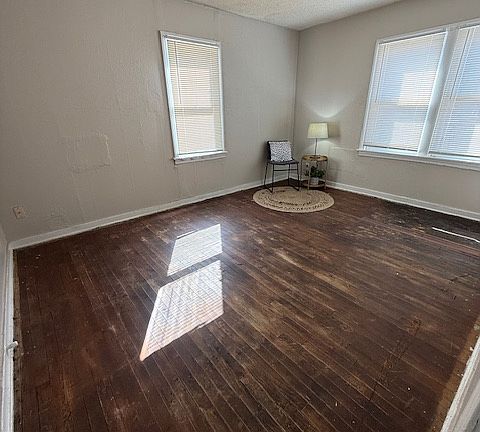 5th image of 1231 S Georgia St